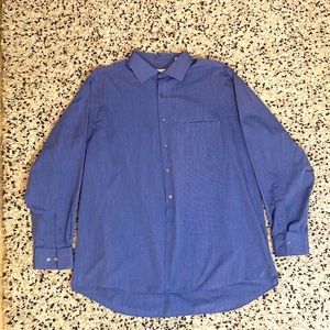 Van Heusen/ Dress Shirt / Neck Size - 17 1/2” 34/35 / Blue / Great Condition